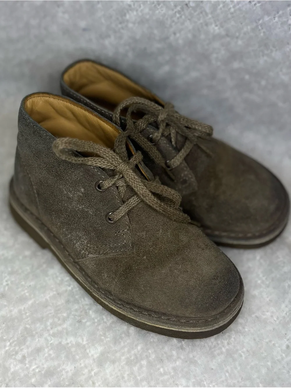 Clark Original Boys Suede Look (Leather) Boots in Taupe Size 9W